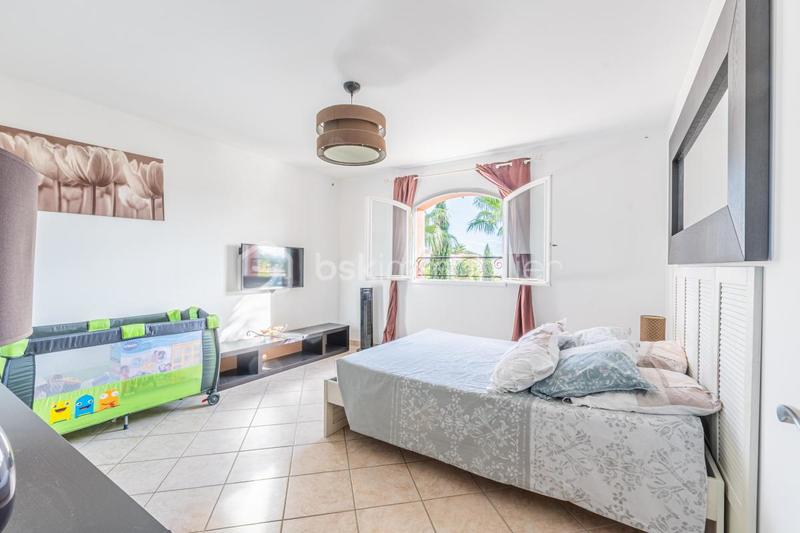 Maison - 163 m² - 5 pièces