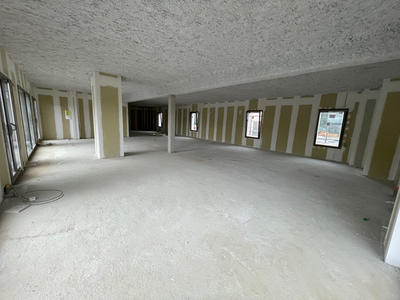 Local commercial - 192 m²