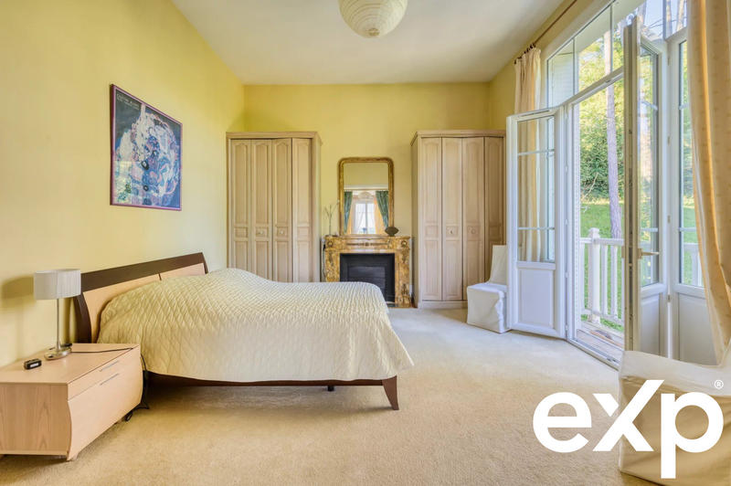 Maison - 196 m² - 7 pièces