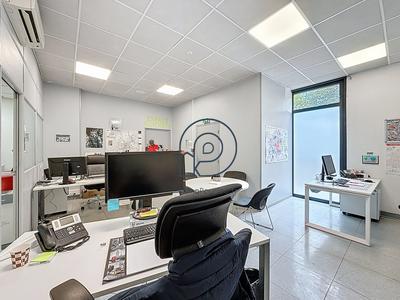 Local d'activités - 265 m²