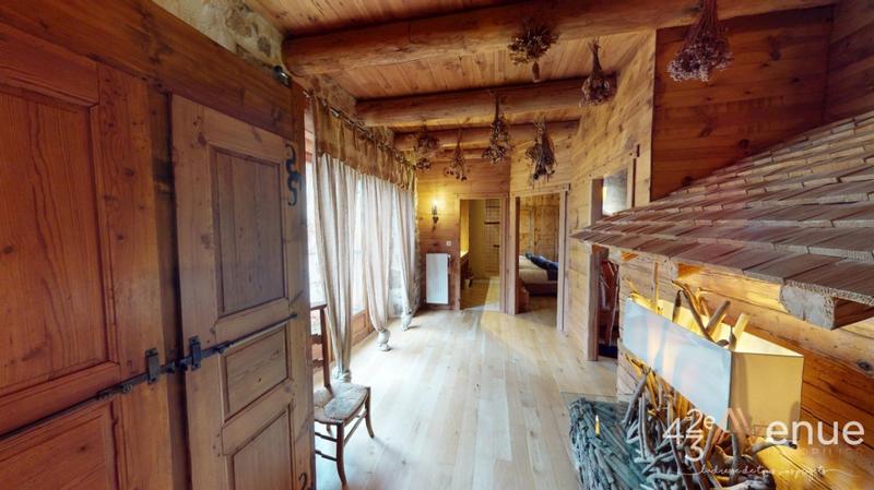 Maison - 298 m² - 9 pièces