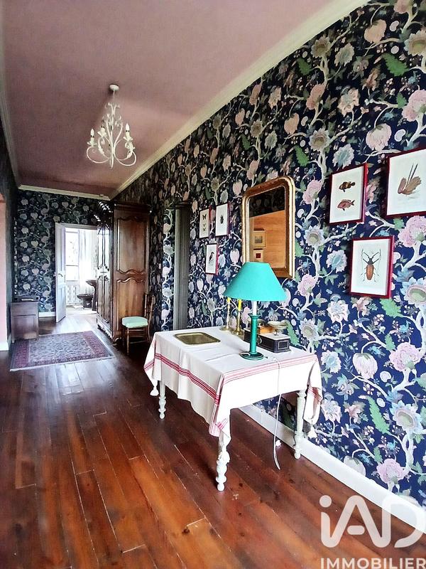 Maison - 211 m² - 8 pièces