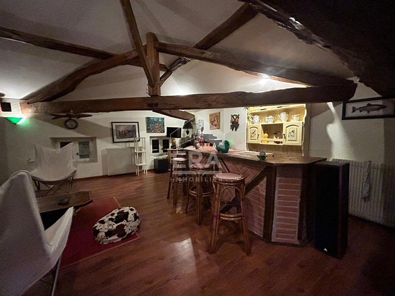 Maison - 440 m² - 7 pièces