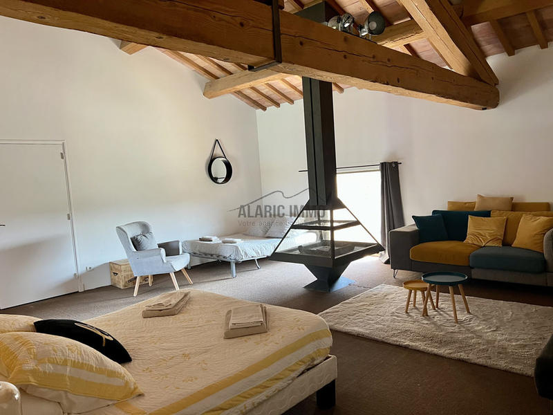 Propriété - 580 m² - 18 pièces