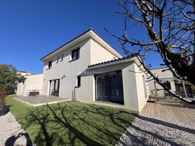 Maison - 213 m² - 7 pièces