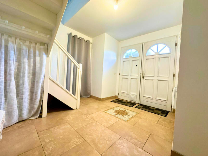 Maison - 170 m² - 9 pièces