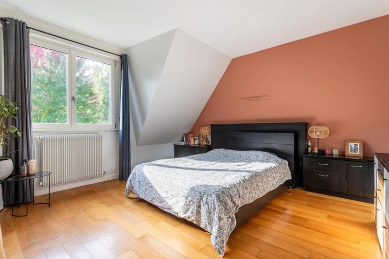 Maison - 309 m² - 9 pièces