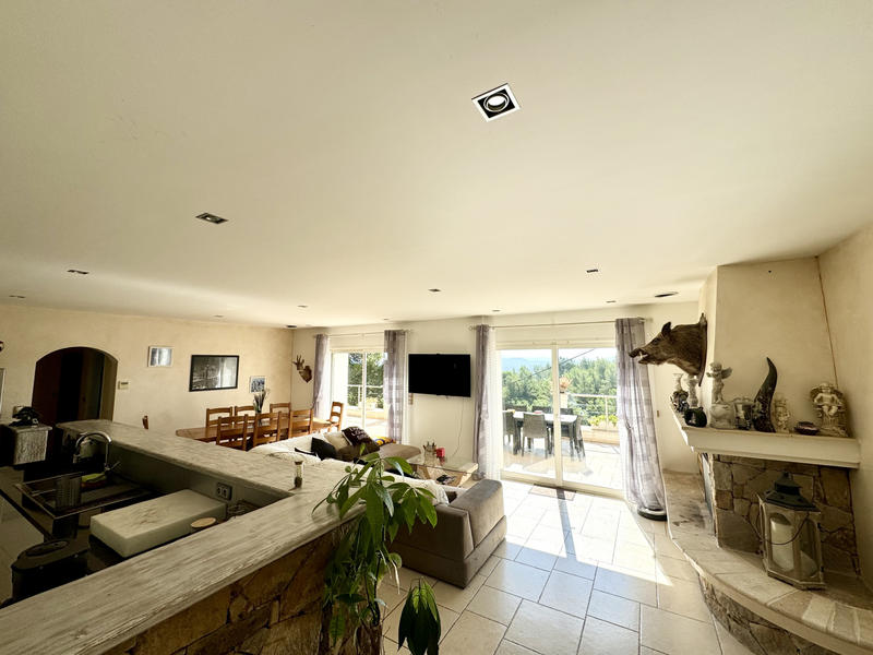 Villa - 200 m² - 7 pièces