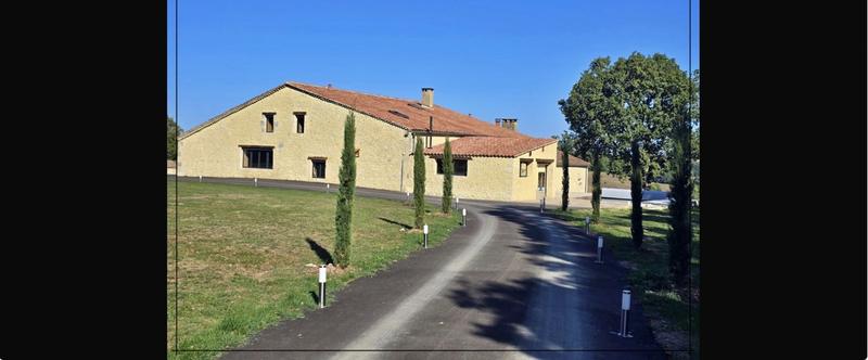 Maison - 429 m² - 11 pièces