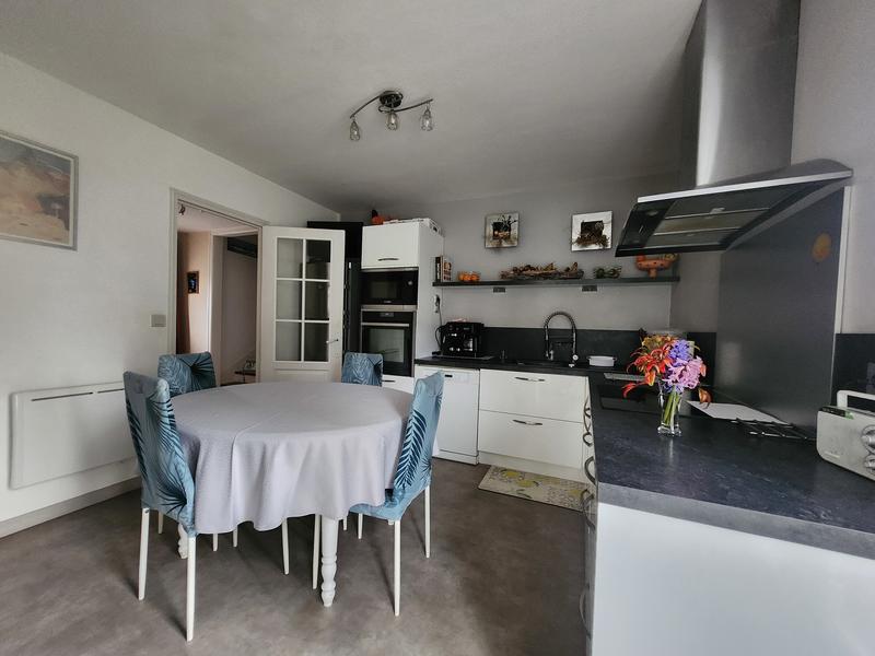 Maison - 175 m² - 9 pièces