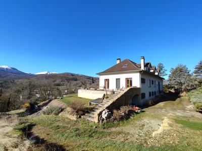 Maison - 400 m² - 13 pièces