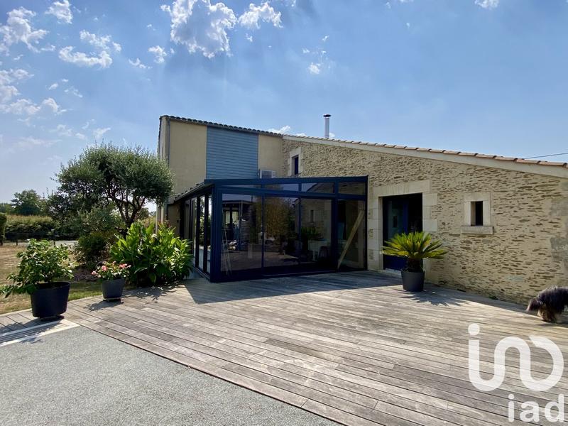 Maison - 244 m² - 9 pièces