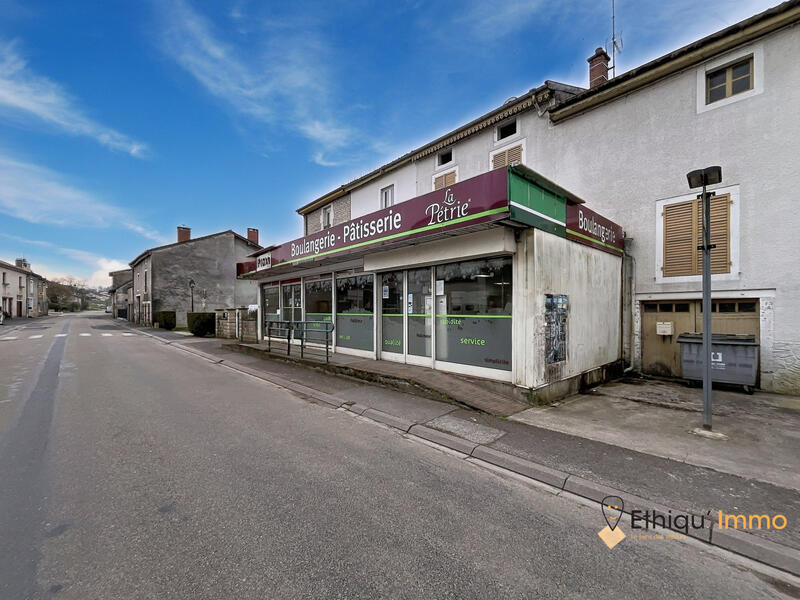 Maison - 236 m² - 6 pièces