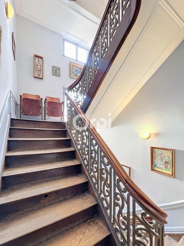 Maison bourgeoise - 301 m² - 8 pièces