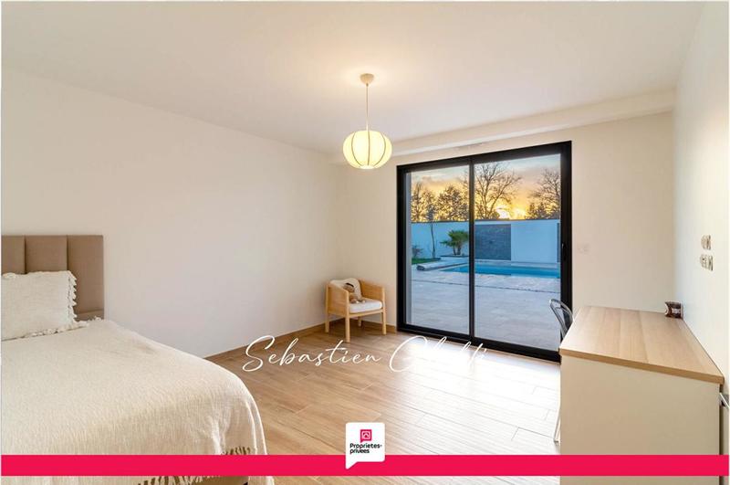 Maison - 202 m² - 7 pièces