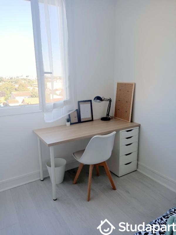 Chambre - 10 m² - 1 pièce