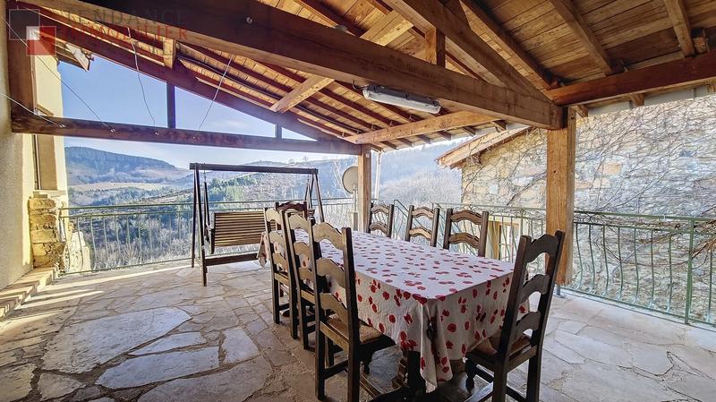 Maison - 528 m² - 17 pièces