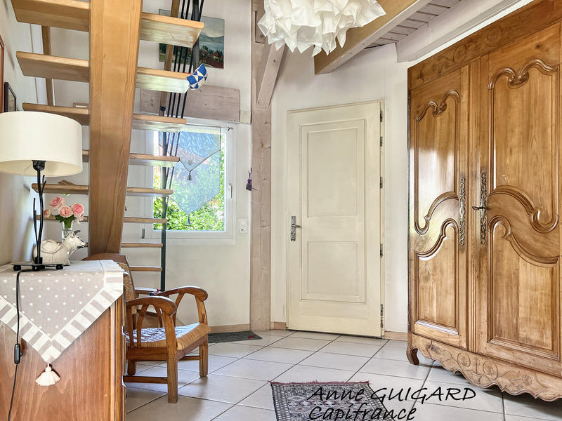 Maison - 232 m² - 7 pièces