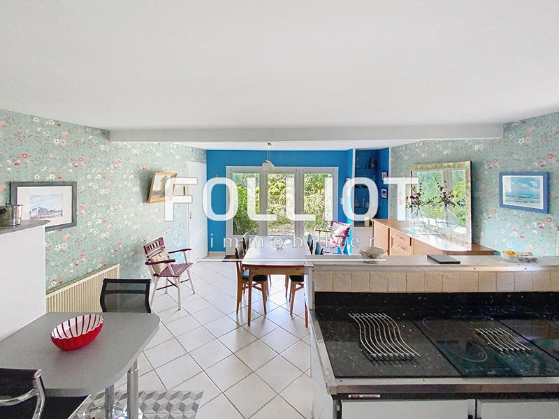 Maison - 200 m² - 7 pièces