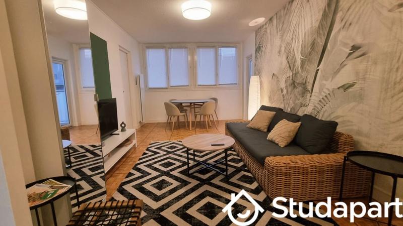 Chambre - 9 m² - 1 pièce