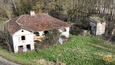 Maison - 270 m² - 14 pièces