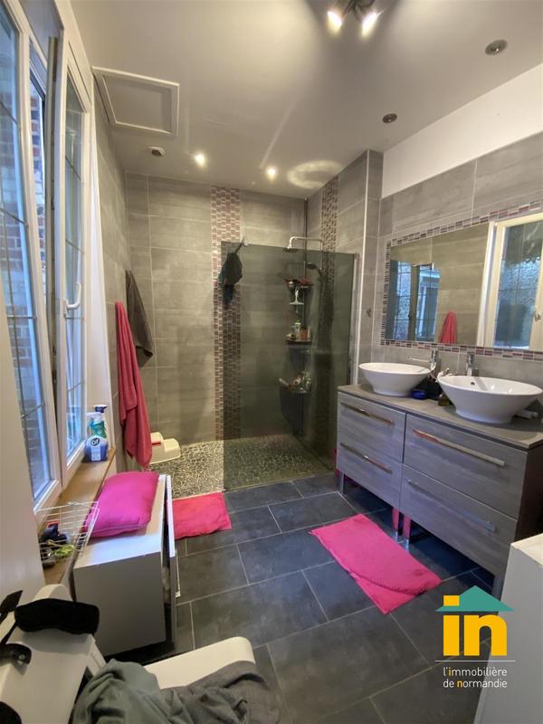 Maison de ville - 228 m² - 7 pièces