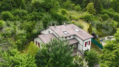 Maison - 179 m² - 9 pièces