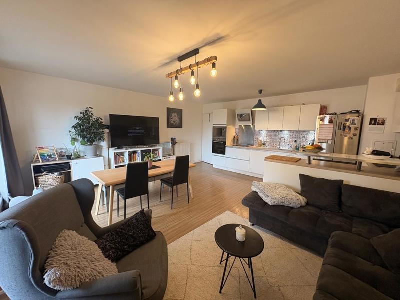 Appartement - 90 m² - 4 pièces