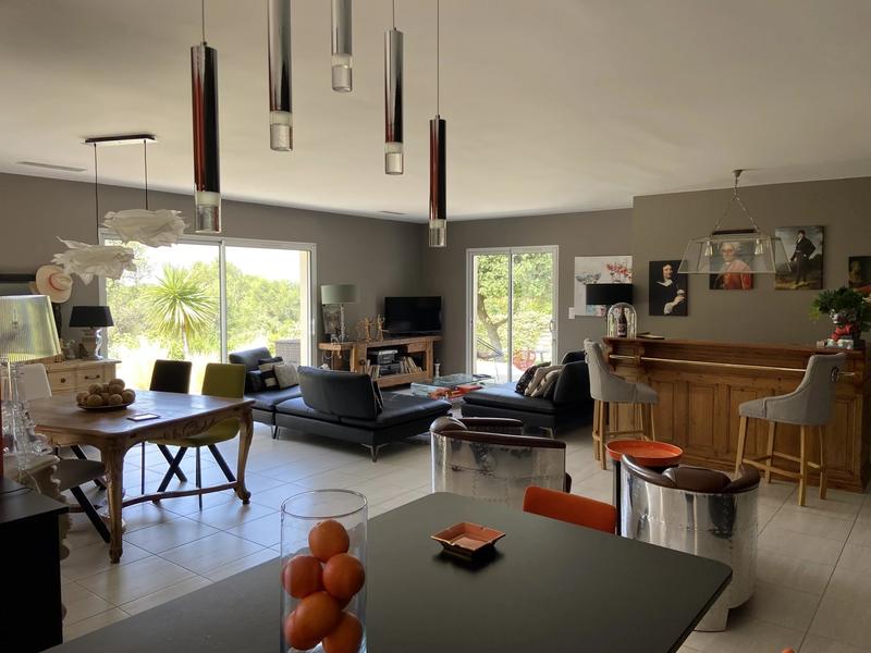 Maison - 180 m² - 6 pièces