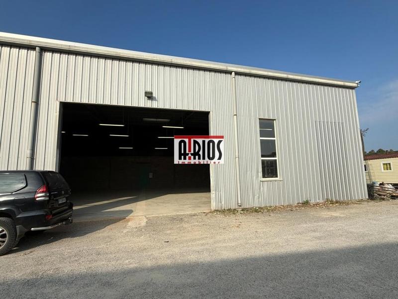 Entrepôt - 420 m²