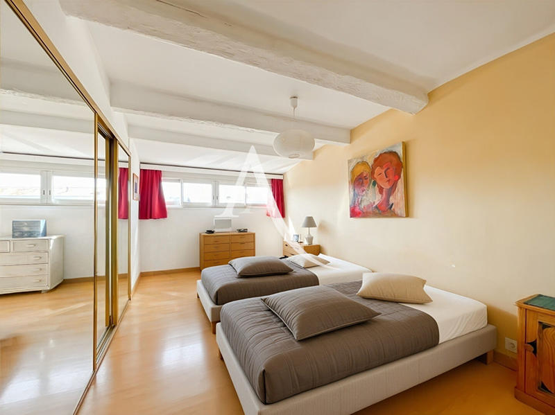 Appartement - 80 m² - 3 pièces