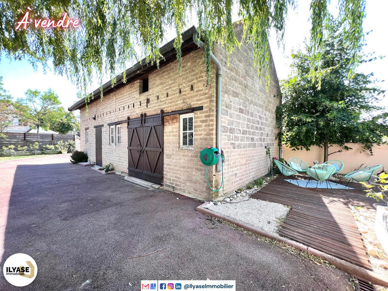 Maison - 356 m² - 11 pièces