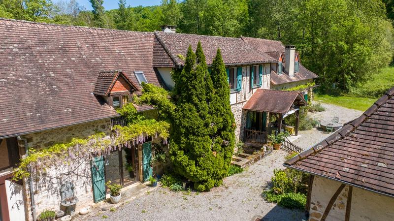 Moulin - 272 m² - 12 pièces