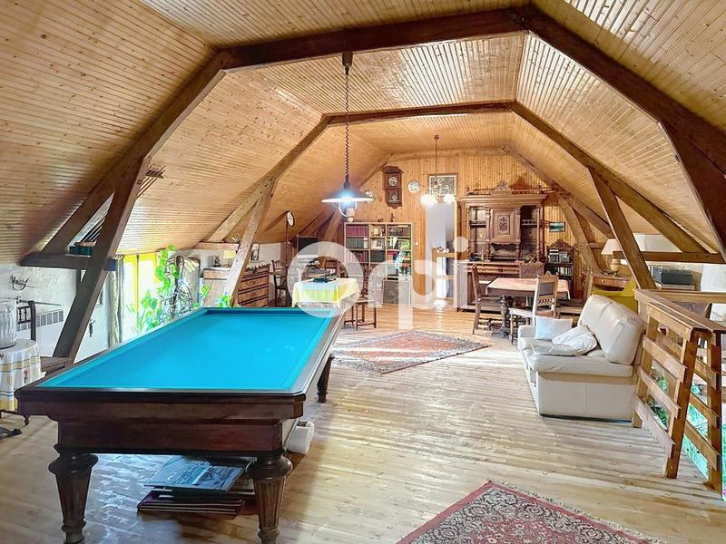 Maison - 268 m² - 11 pièces