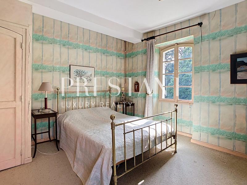 Maison - 285 m² - 7 pièces