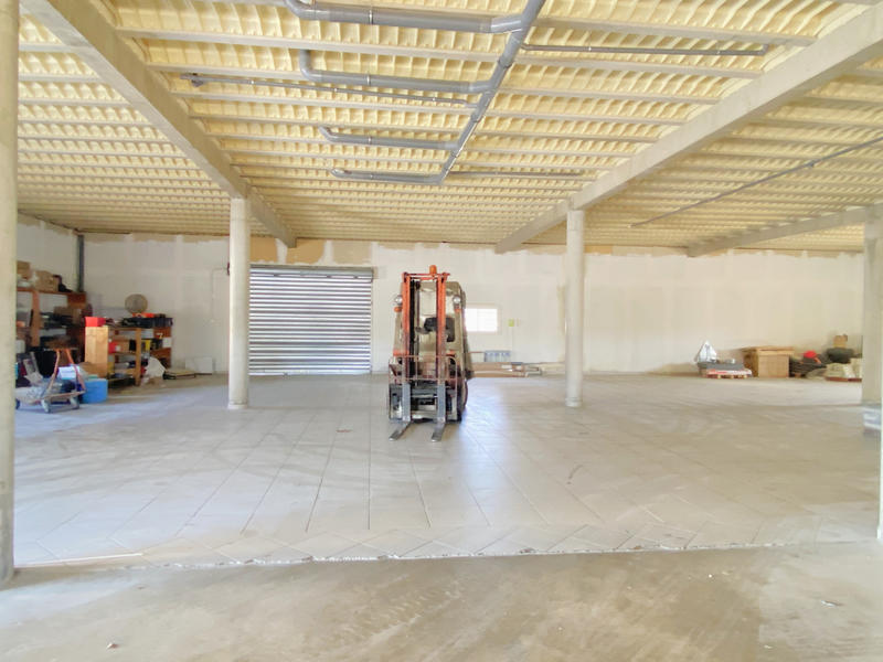 Local d'activités - 1 100 m²