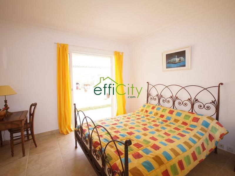 Maison - 260 m² - 7 pièces