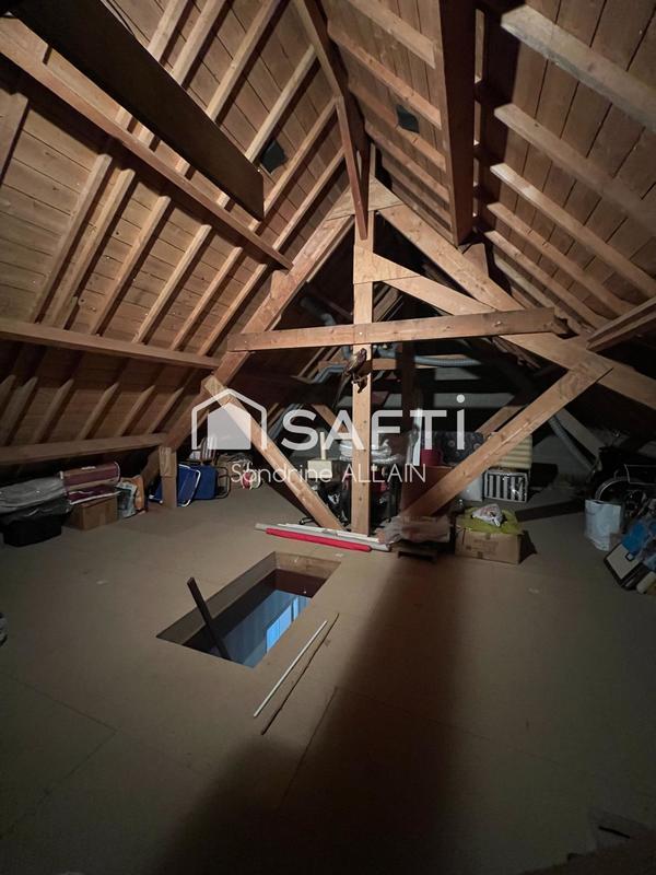 Maison - 94 m² - 5 pièces