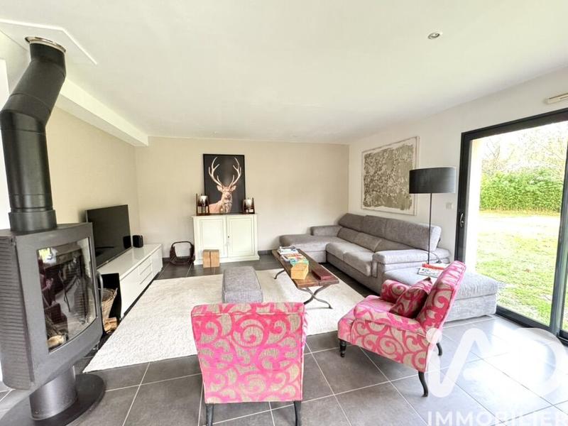 Maison - 222 m² - 7 pièces