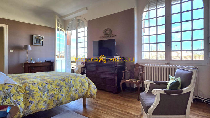 Maison - 202 m² - 6 pièces