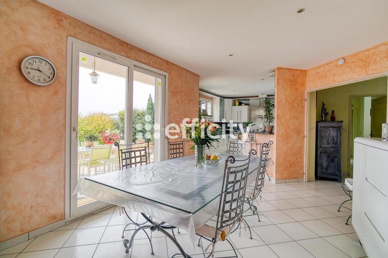 Villa - 137 m² - 6 pièces