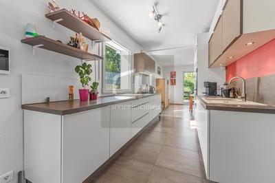 Maison - 142 m² - 6 pièces