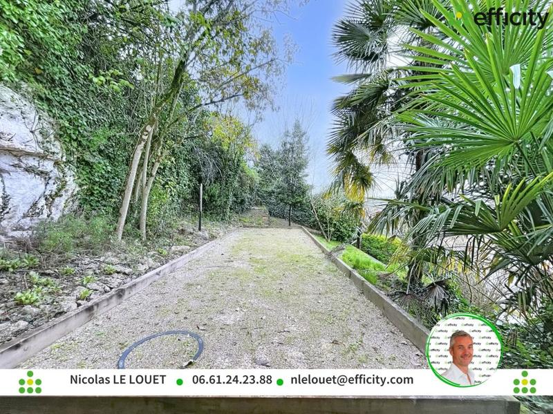 Demeure - 215 m² - 7 pièces