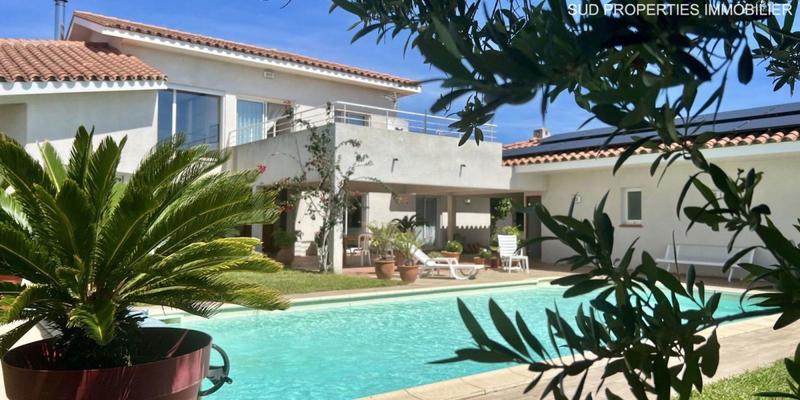 Maison - 216 m² - 6 pièces