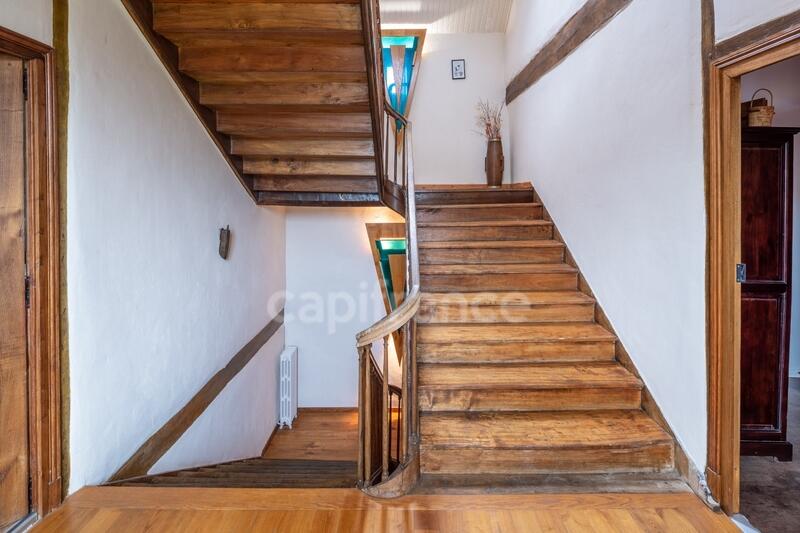 Maison - 555 m² - 10 pièces