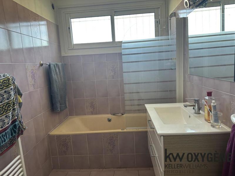 Maison - 185 m² - 6 pièces