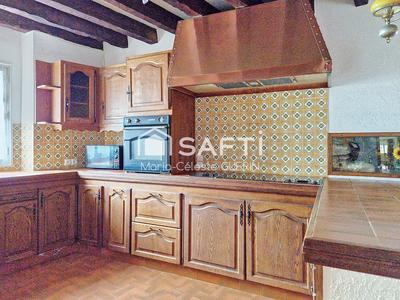 Maison - 248 m² - 7 pièces