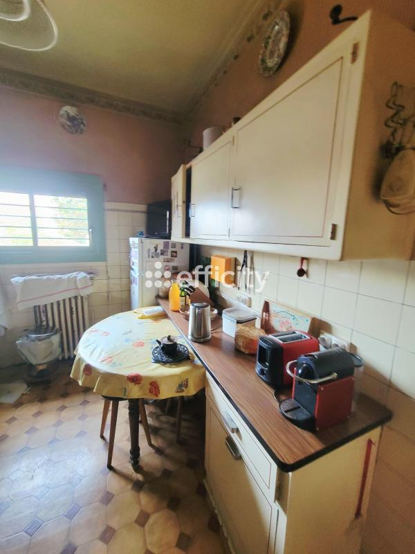 Maison - 250 m² - 10 pièces