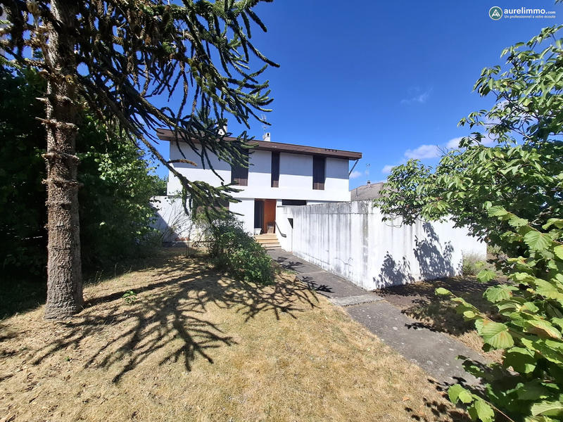 Maison - 200 m² - 7 pièces