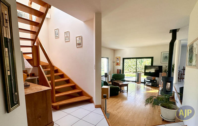 Maison - 182 m² - 7 pièces